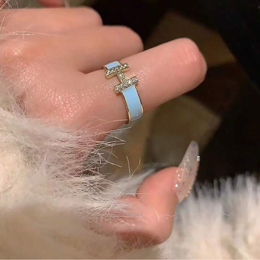 1 Piece : Chic Gold and Blue Women's Ring : “H”
